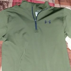 Green Under Armour pullover size small
